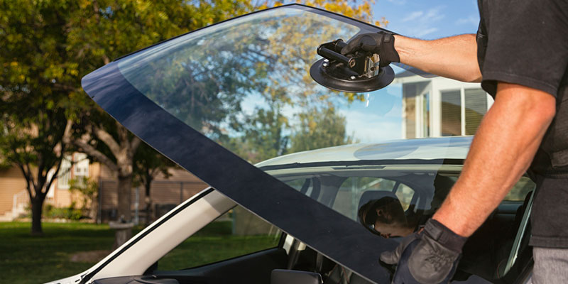 Reasons Why It’s Wise to Have Your Cracked Windshield Glass Repaired