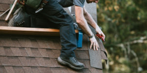 4 Reasons Why You Need to Hire a Roofing Contractor