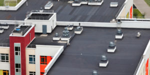 Benefits of Flat Commercial Roofing That Make It a Good Idea