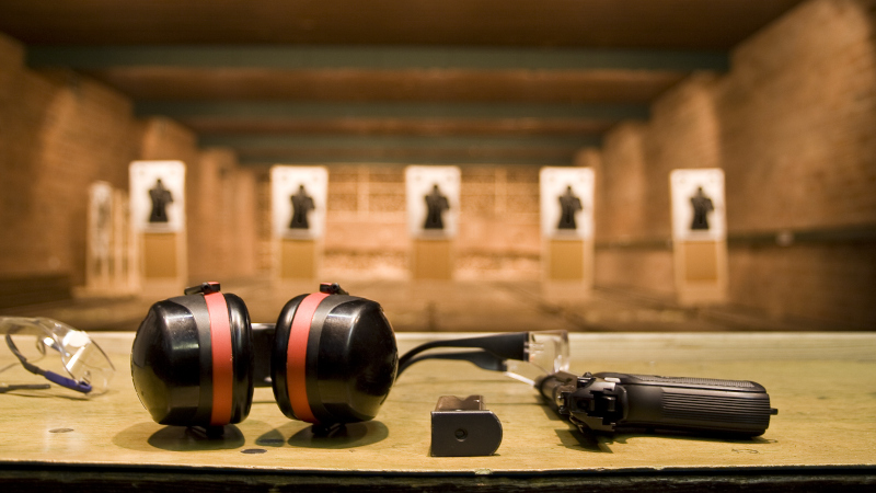 How to Remain Safe While Using a Gun Shooting Range