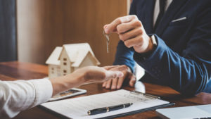 Should I Use an Expert in Real Estate Law when Buying a House?