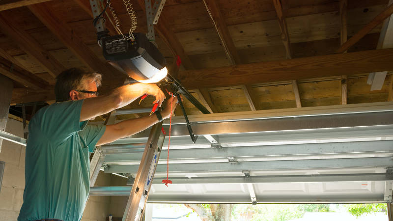 The Top Qualities of a Great Garage Door Repair Contractor