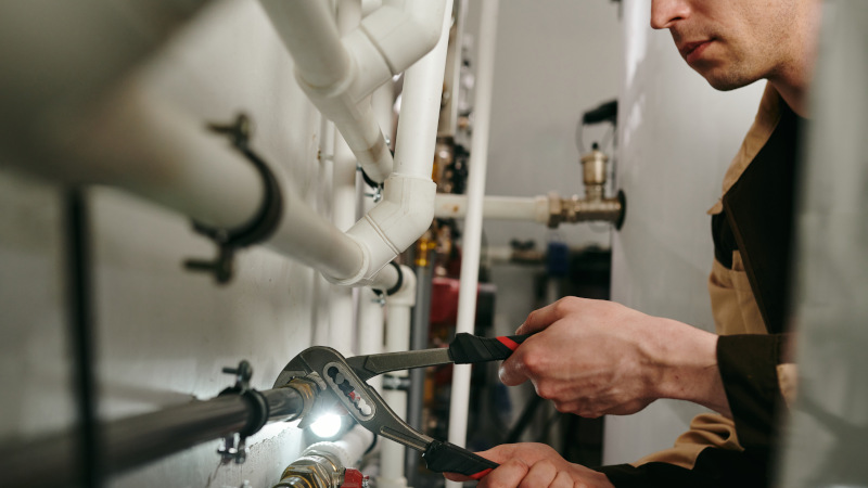 Plumbing Services: Key Differences Between Residential and Commercial Plumbing